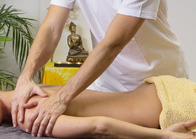 Foto 1 - Massagem terapêutica  relaxante profissional